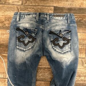 woman’s Blue Jeans with Embroidered Pockets vintage low rise